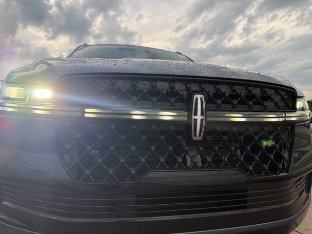 New 2027 Lincoln Navigator Reserve w/ Jet Appearance Package AWD/4WD image 14