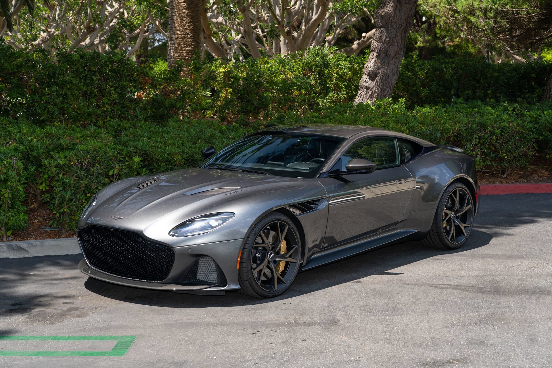 Used 2019 Aston Martin DBS Superleggera RWD image 25