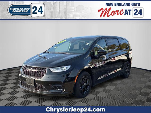 Used 2023 Chrysler Pacifica Touring-L w/ S Appearance Package