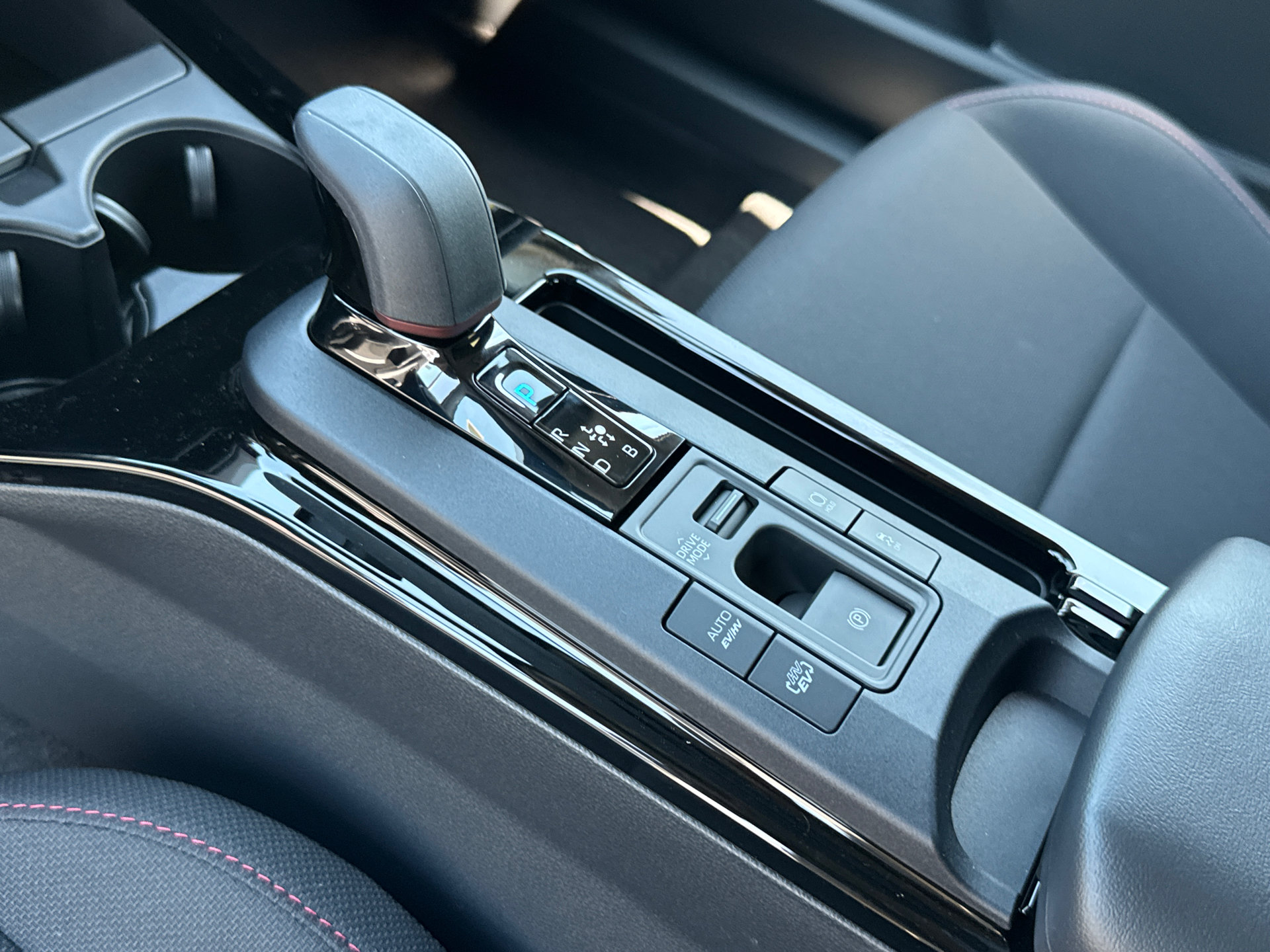 New 2027 Toyota Prius Plug-In Hybrid FWD image 26