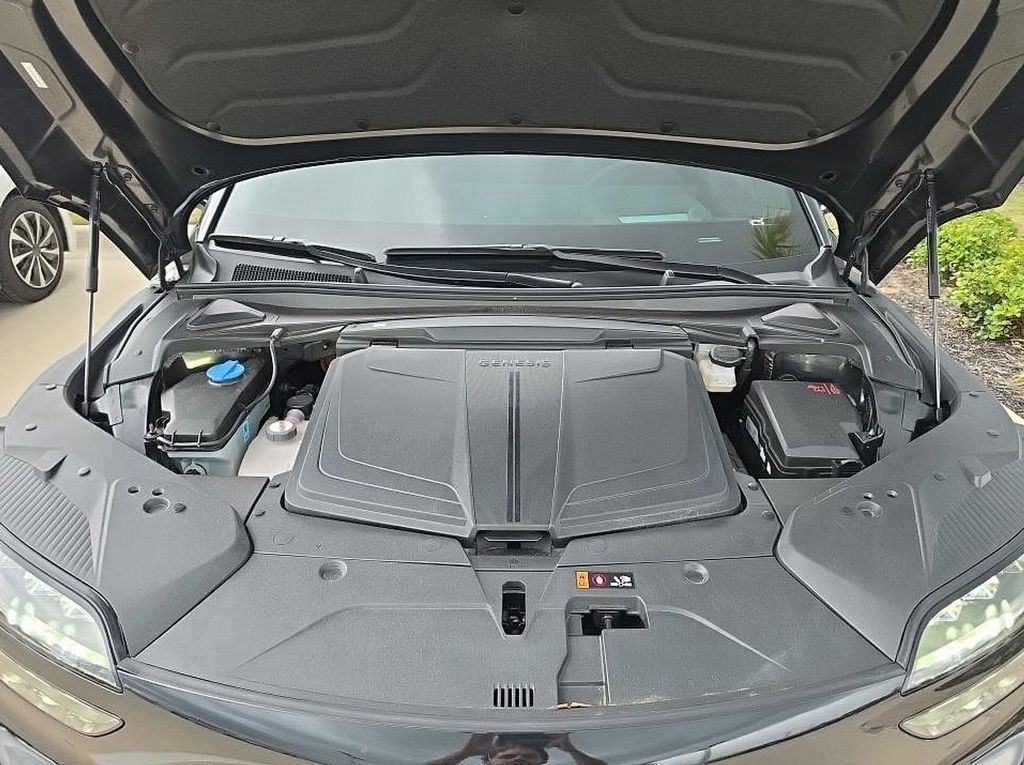 Used 2025 Genesis GV60 RWD image 15