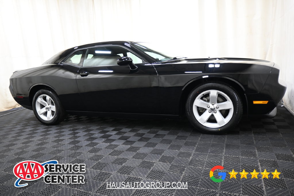 Used 2013 Dodge Challenger SXT RWD image 14