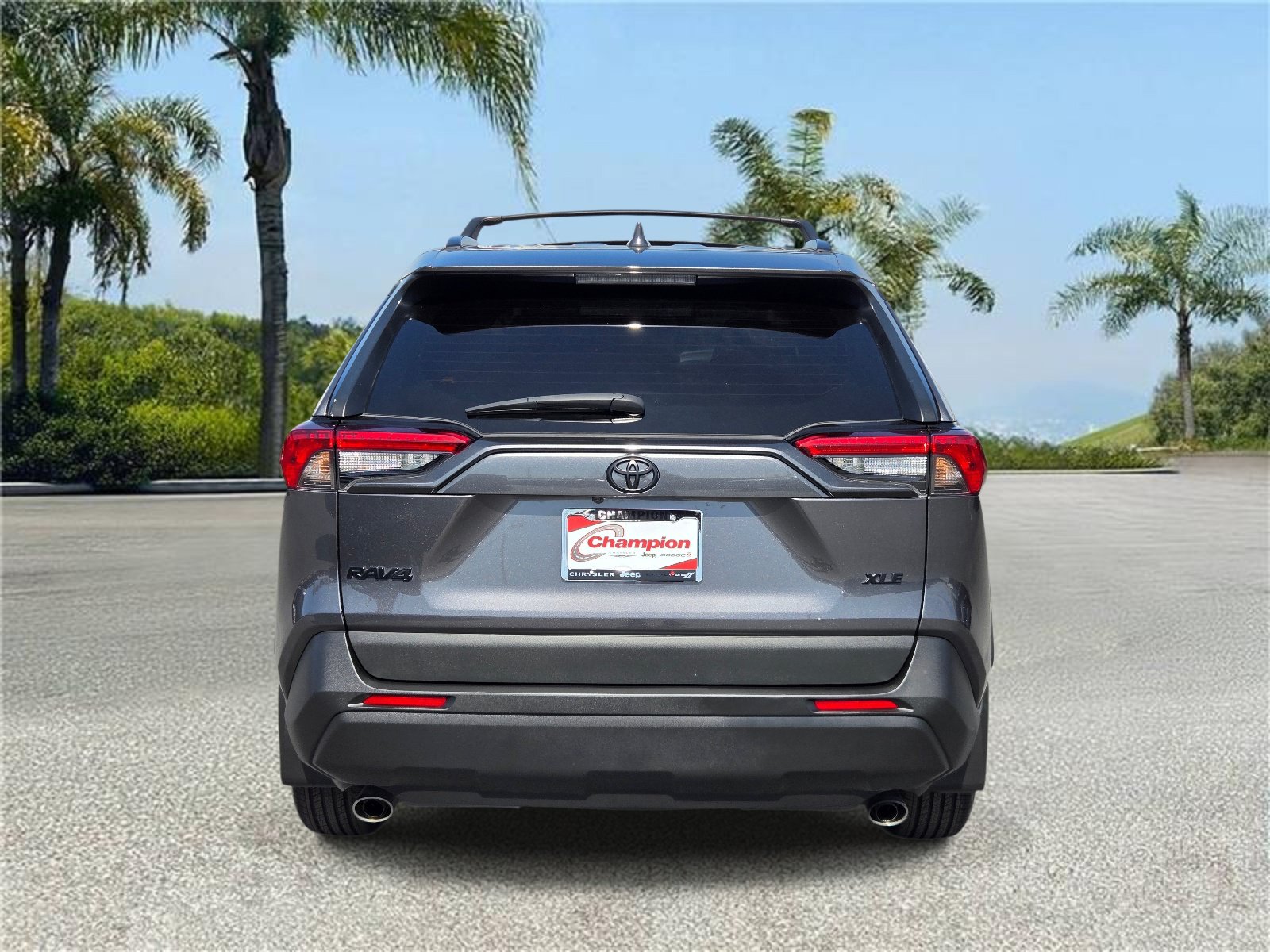 Used 2023 Toyota RAV4 XLE w/ Convenience Package FWD image 5