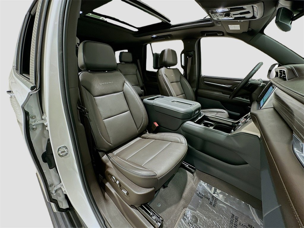 Used 2024 GMC Yukon Denali image 32