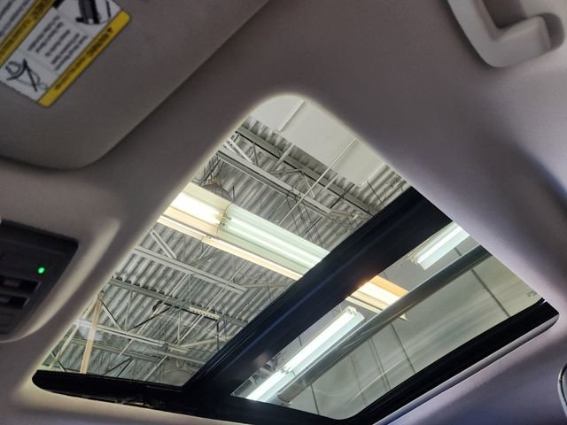 Used 2023 Nissan Pathfinder Platinum image 18