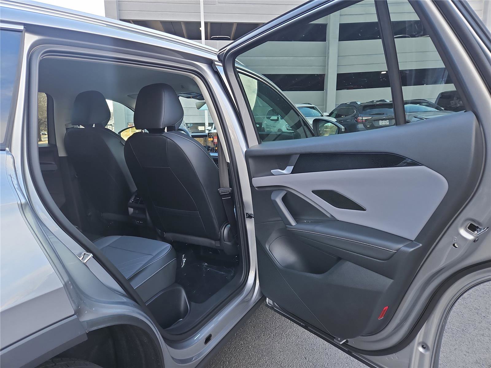 New 2026 Volkswagen Tiguan SE image 27