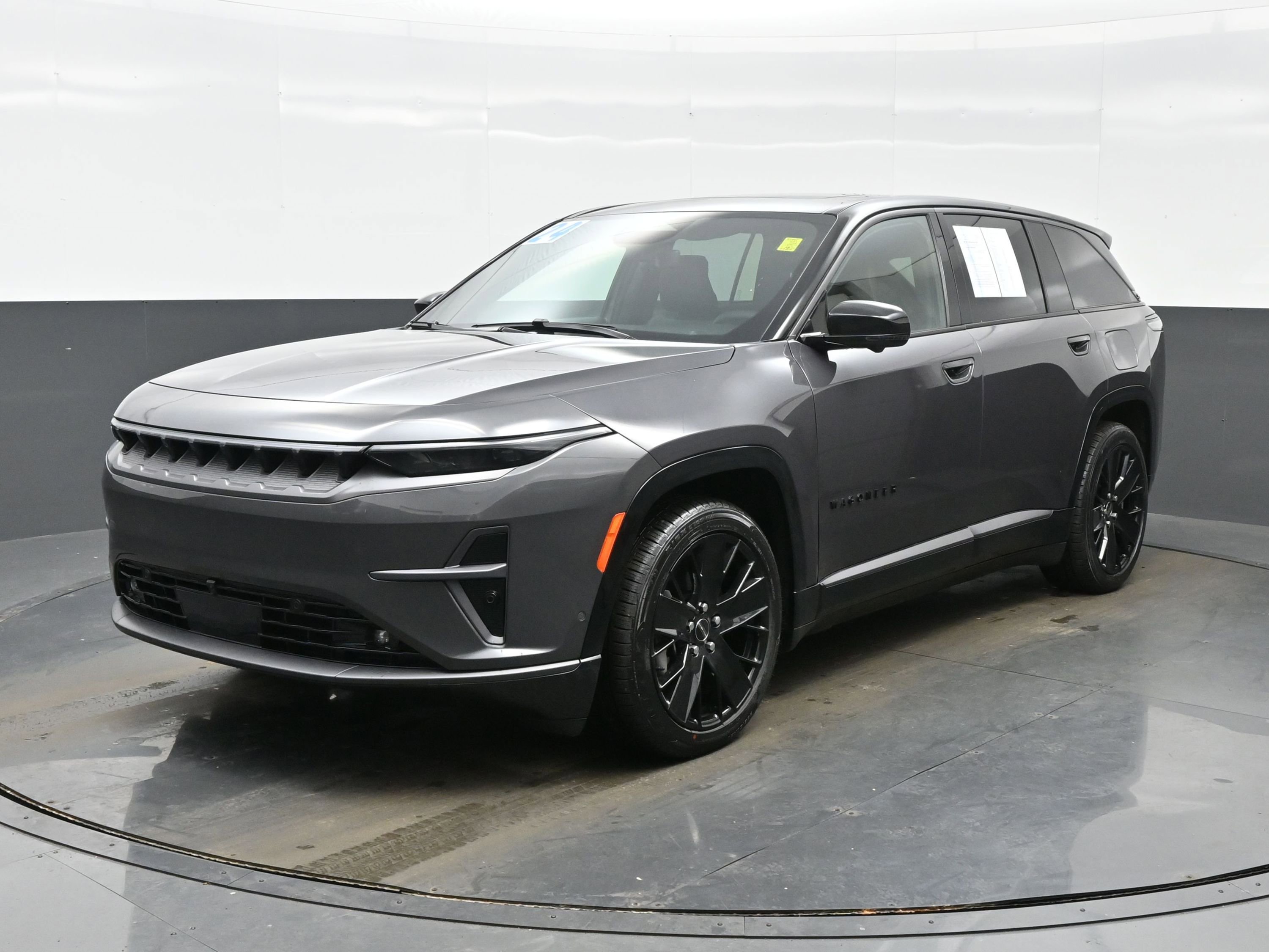 Used 2024 Jeep Wagoneer Launch Edition image 2