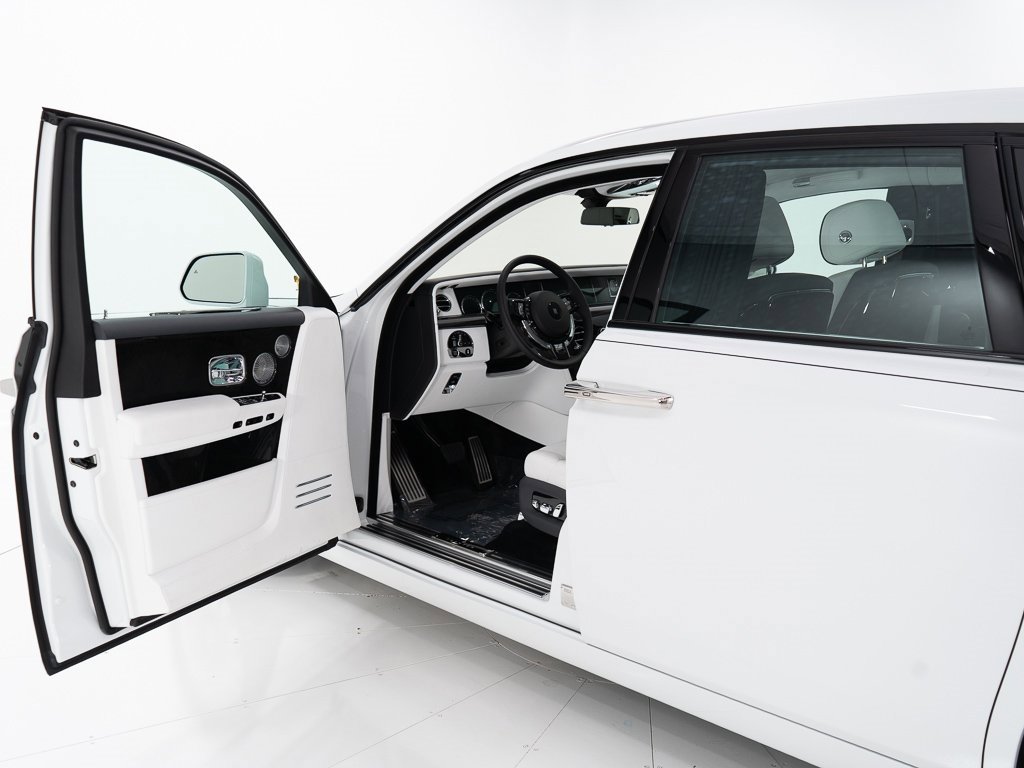 Certified 2023 Rolls-Royce Phantom Sedan image 10
