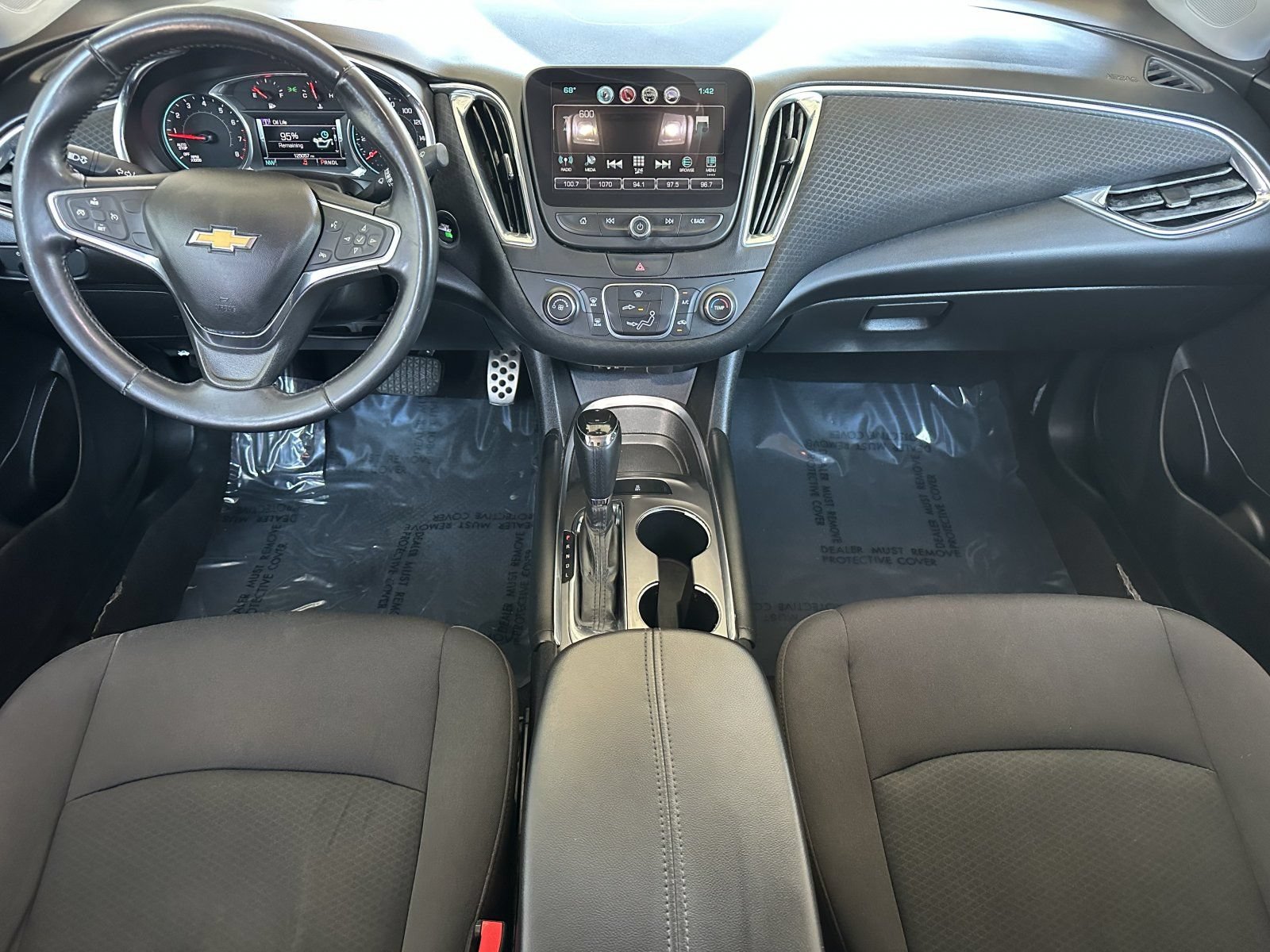 Used 2017 Chevrolet Malibu LT FWD image 12