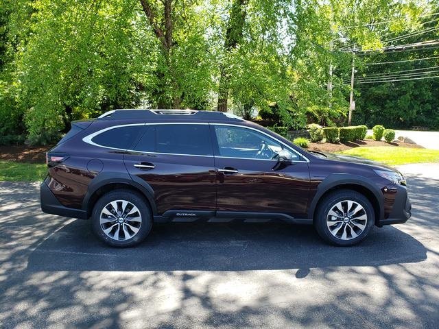 Used 2025 Subaru Outback Touring XT image 2