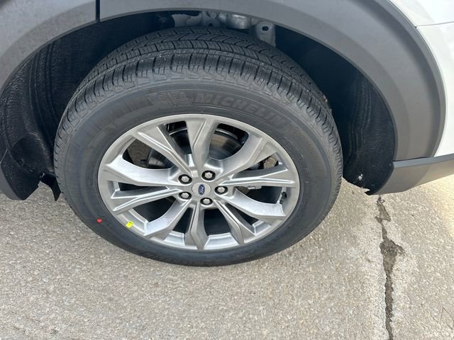 New 2024 Ford Explorer XLT w/ Equipment Group 202A image 5