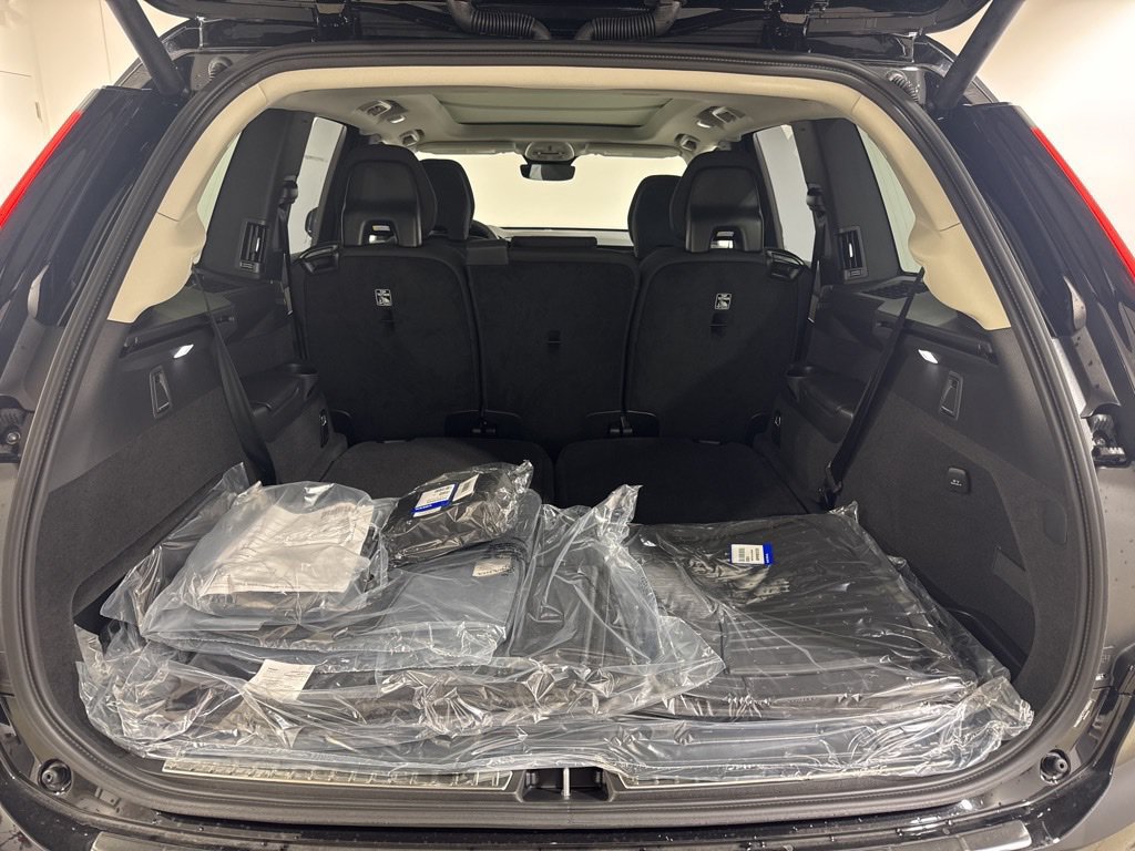 New 2026 Volvo XC90 B6 Plus w/ Protection Package Premier AWD/4WD image 31