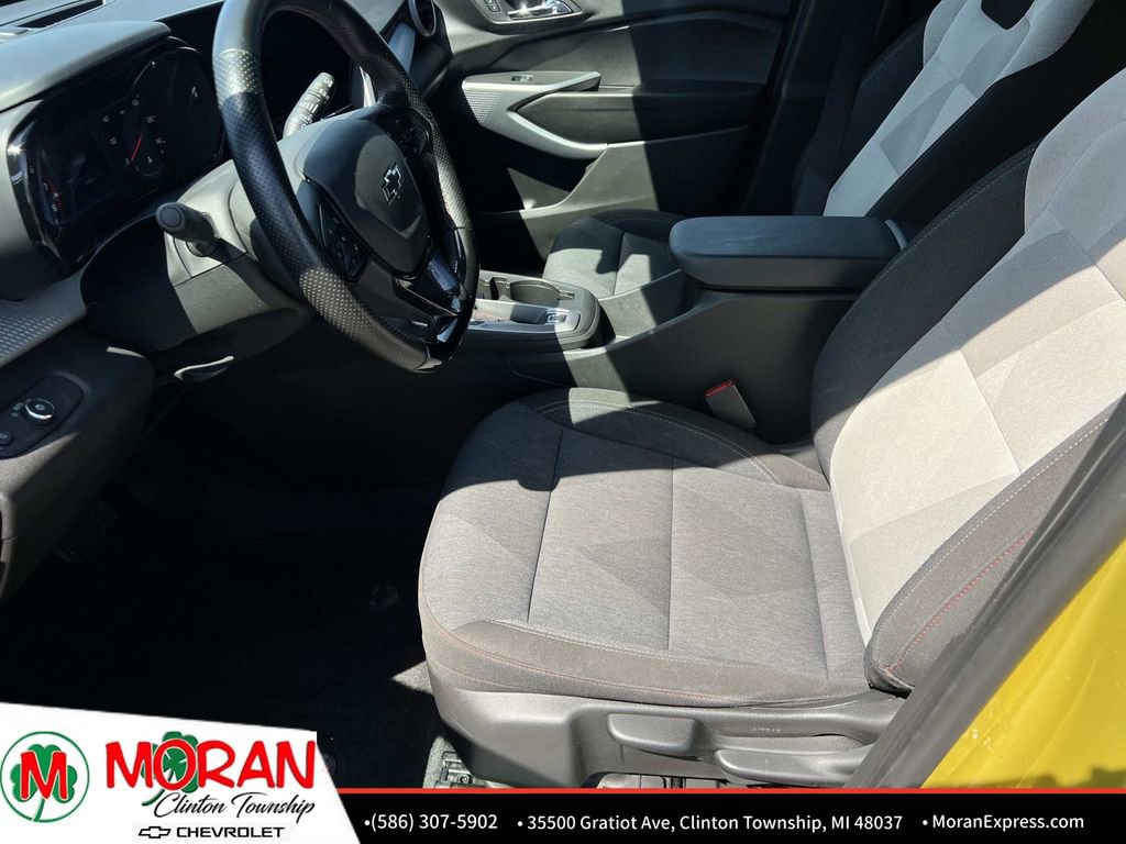 Certified 2024 Chevrolet Trax RS w/ Driver Confidence Package FWD image 18
