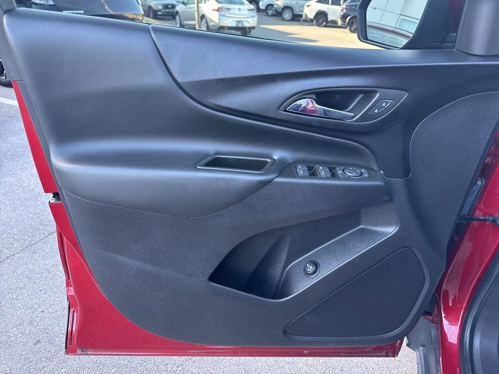 Used 2023 Chevrolet Equinox LT image 10