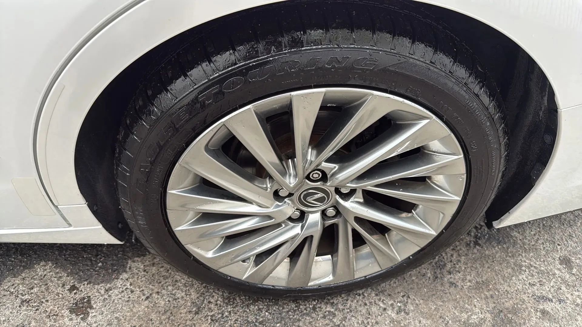 Used 2019 Lexus ES 350 image 9