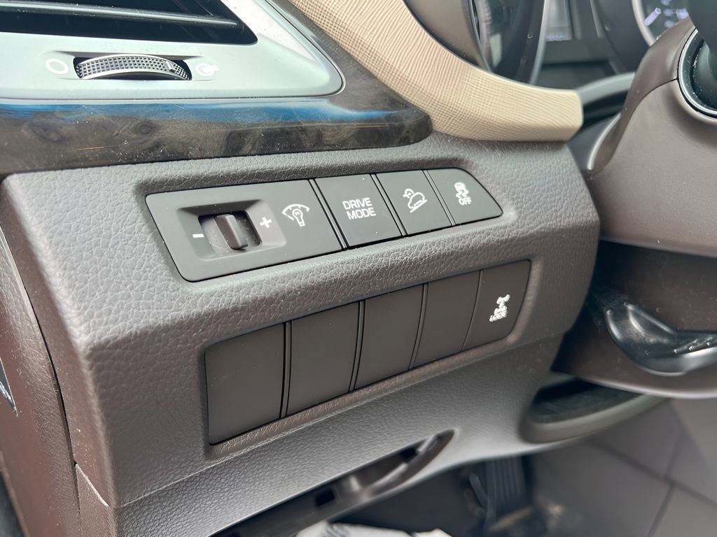 Used 2018 Hyundai Santa Fe Sport w/ 2.4L Value Package 02 AWD/4WD image 19