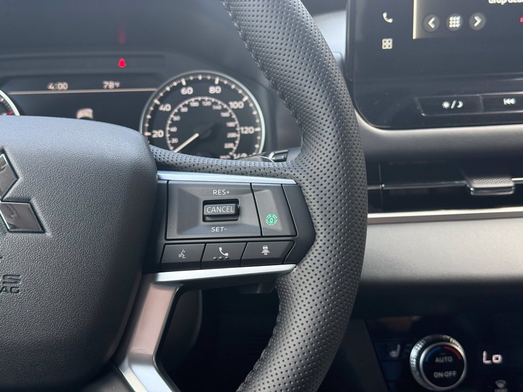 New 2026 Mitsubishi Outlander AWD image 11