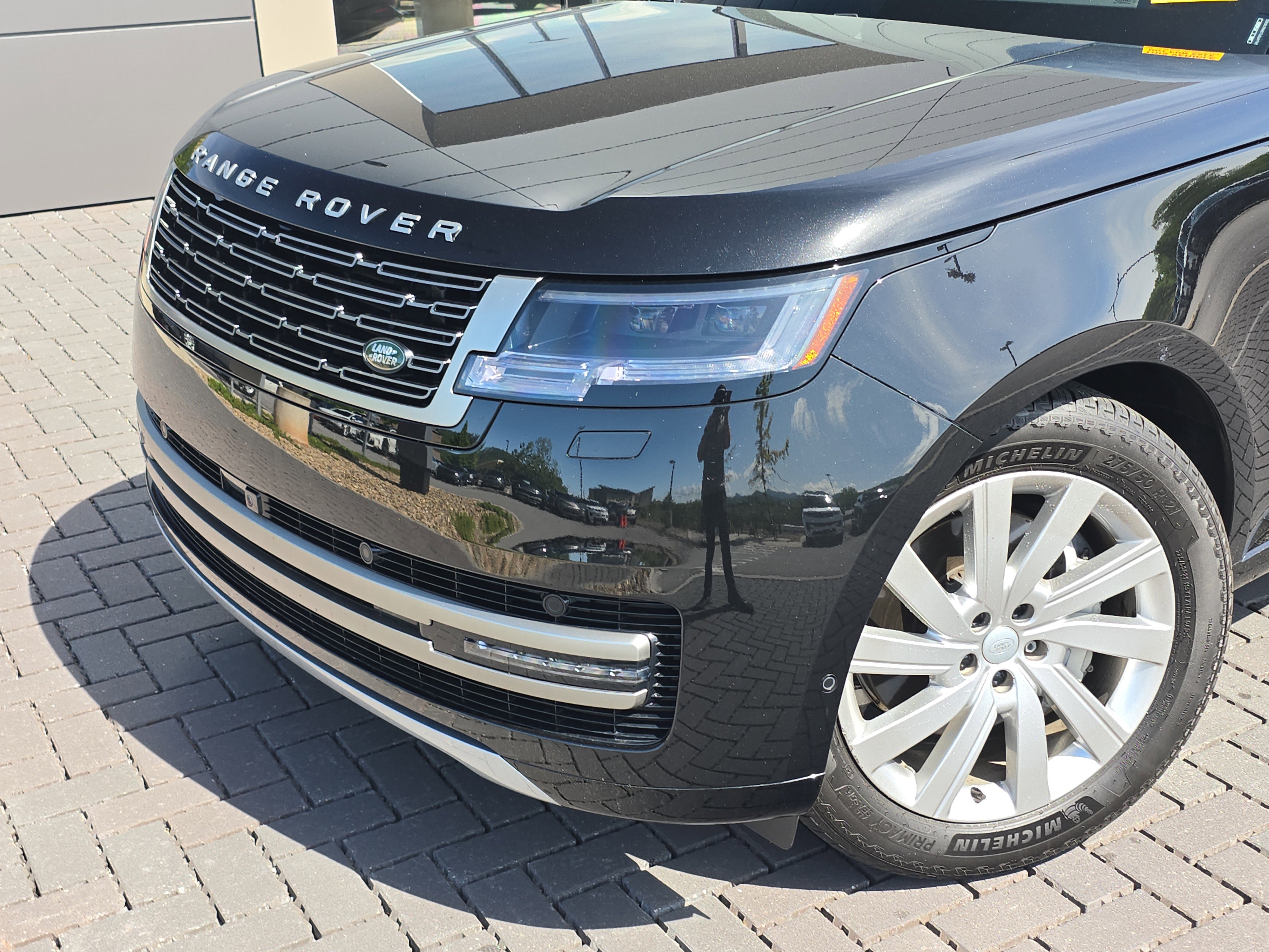 Used 2024 Land Rover Range Rover SE AWD/4WD image 9