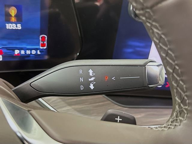 Used 2025 Chevrolet Suburban Z71 w/ Comfort Package image 18