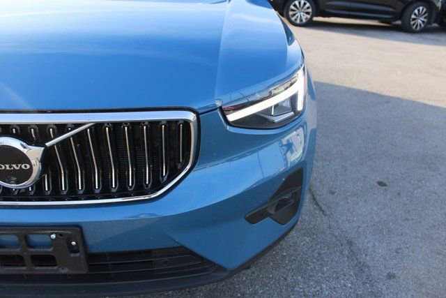Used 2025 Volvo XC40 B5 Plus image 43