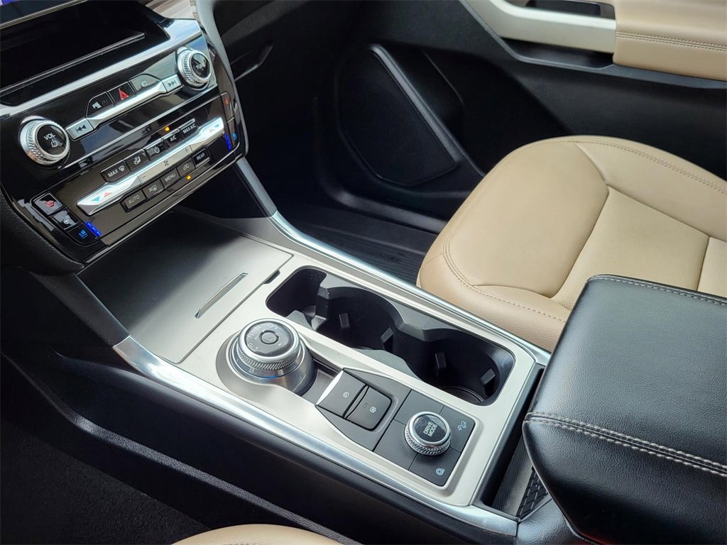 Used 2022 Ford Explorer Limited w/ Equipment Group 301A image 30