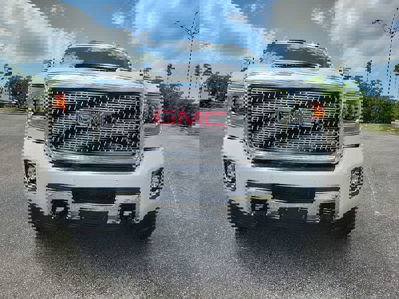 Used 2017 GMC Sierra 2500 Denali w/ Duramax Plus Package AWD/4WD image 3