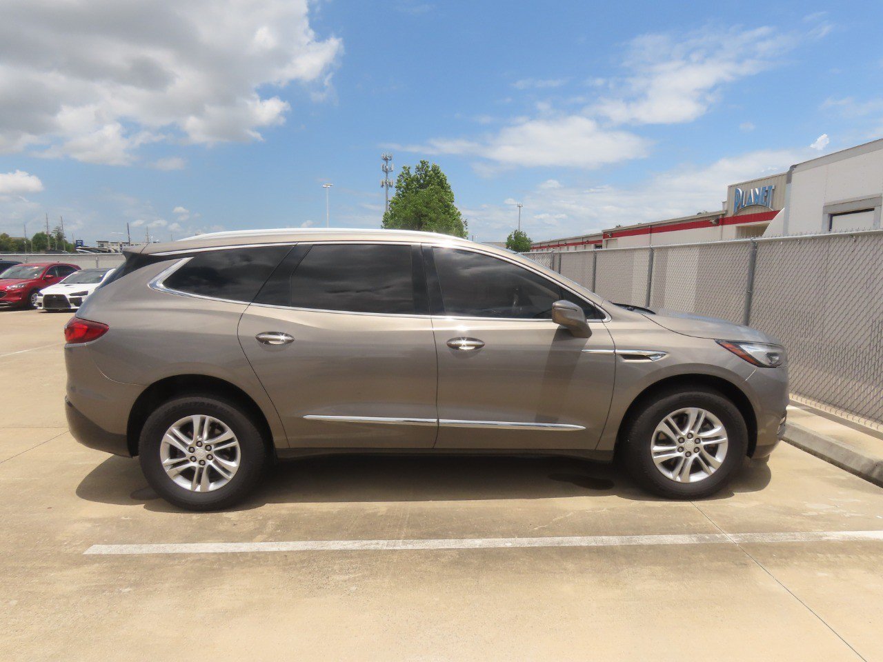 Used 2019 Buick Enclave Essence AWD/4WD image 9