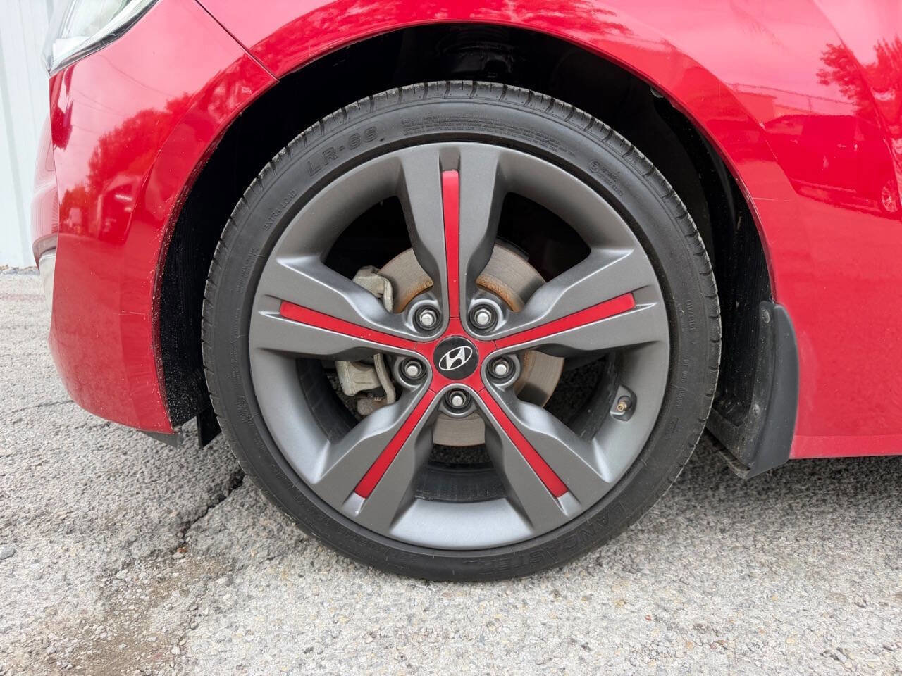 Used 2016 Hyundai Veloster w/ Option Group 03 FWD image 30