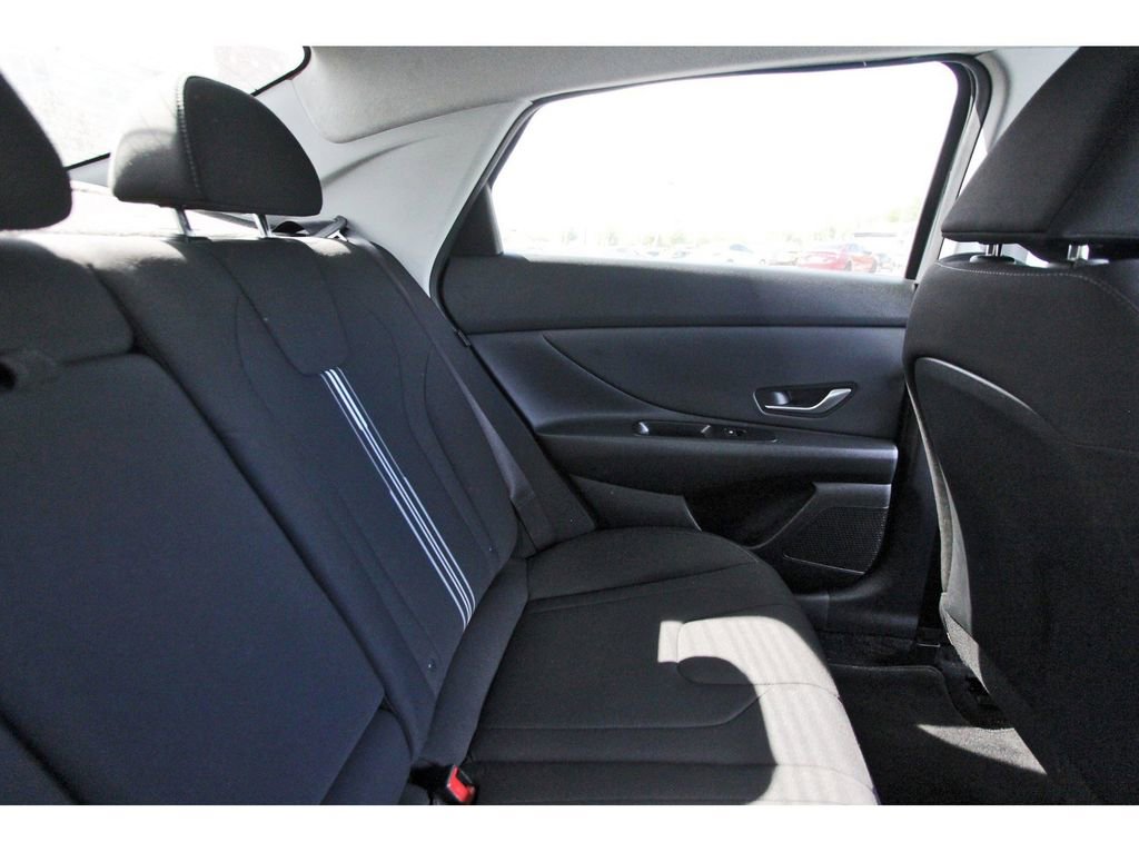 Certified 2024 Hyundai Elantra SEL w/ Convenience Package FWD image 13