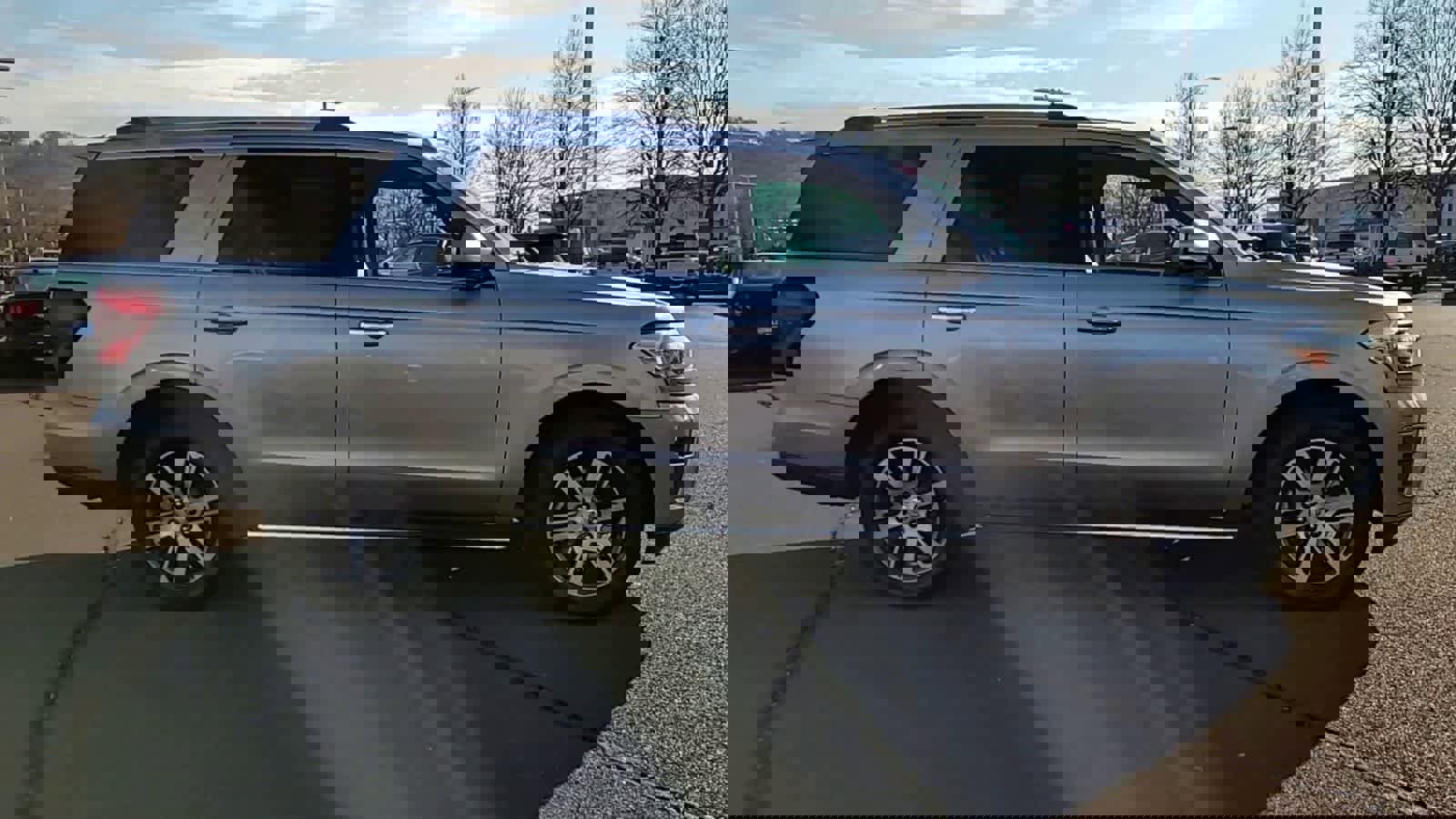 Used 2023 Ford Expedition Limited image 9