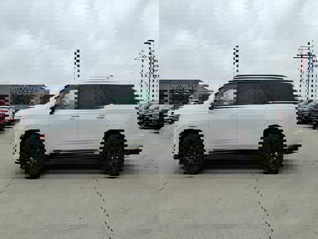 Used 2023 Cadillac Escalade Sport Platinum w/ LPO, ONYX Package image 3