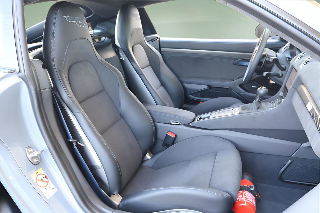 Used 2025 Porsche 718 Cayman GT4 RS RWD image 17