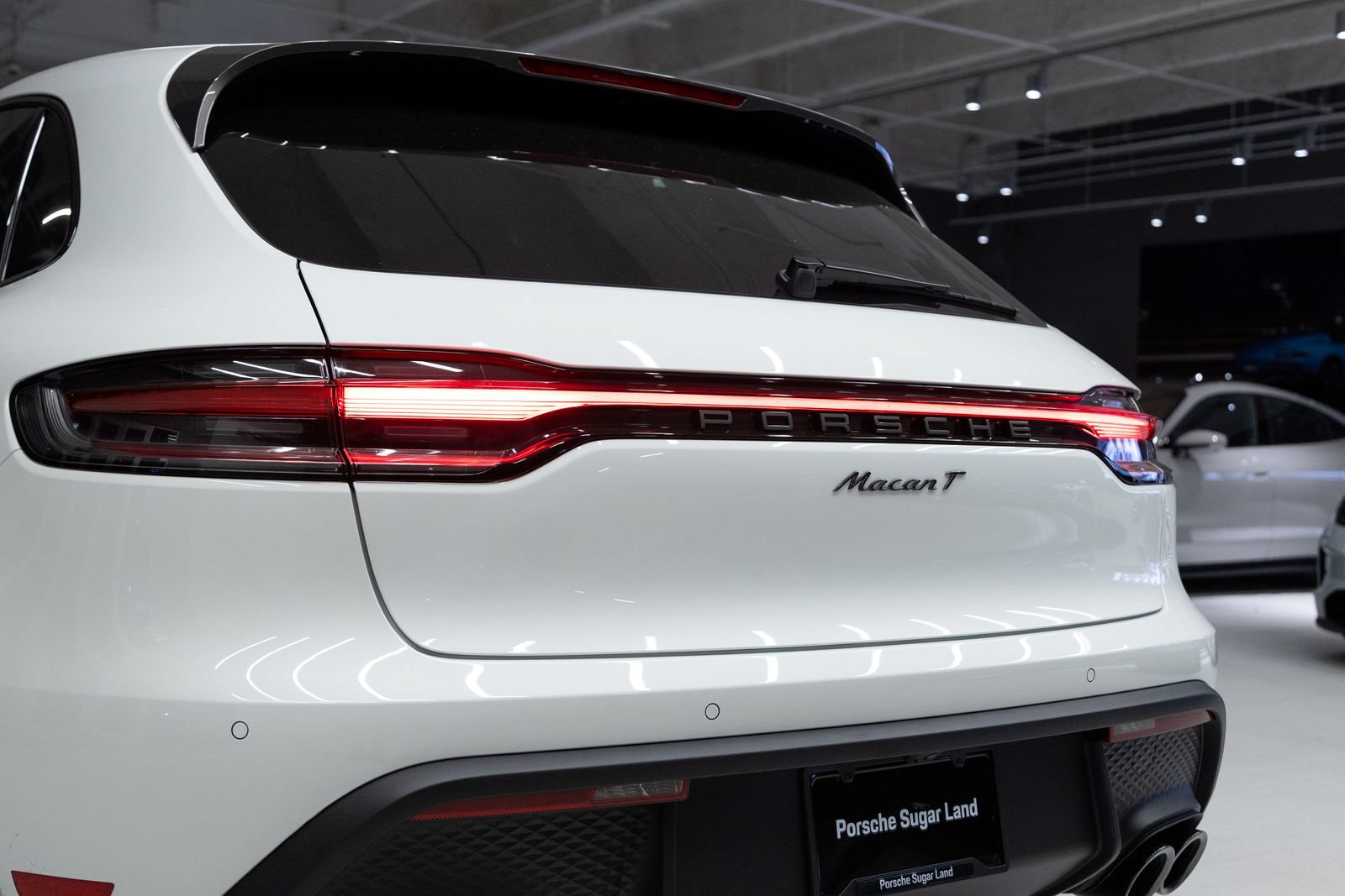 New 2026 Porsche Macan Turbo AWD/4WD image 32