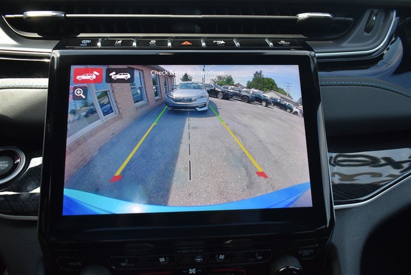 Used 2023 Jeep Grand Cherokee Trailhawk AWD/4WD image 22