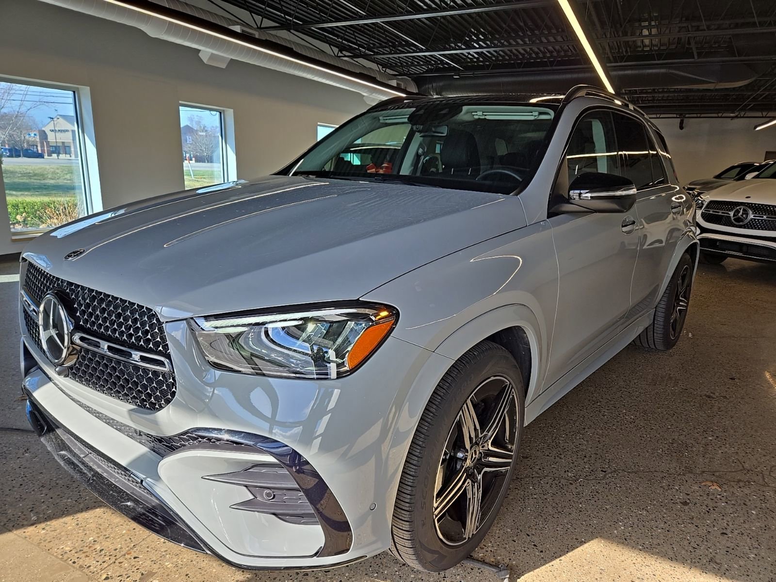 Certified 2025 Mercedes-Benz GLE 350 4MATIC image 1