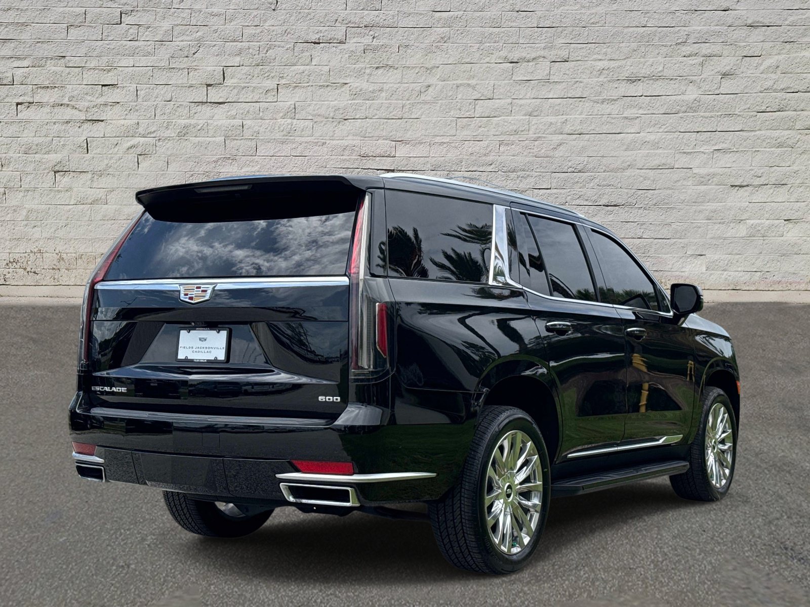 Used 2023 Cadillac Escalade Premium Luxury w/ LPO, Floor Liner Package AWD/4WD image 5