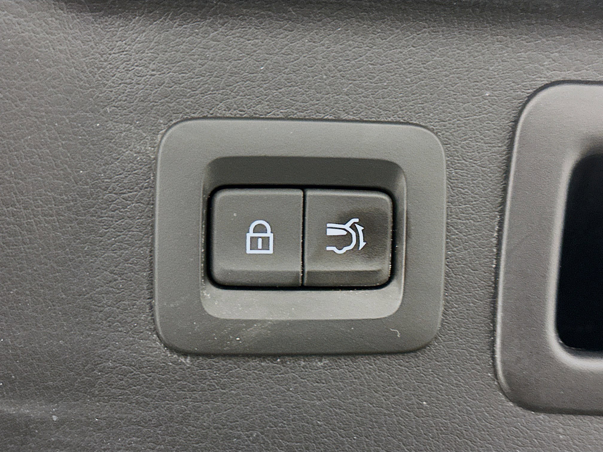 Used 2025 MAZDA CX-90 3.3 Turbo w/ Premium Sport Pkg image 33