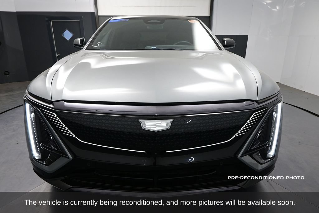 Used 2024 Cadillac Lyriq Sport RWD image 2