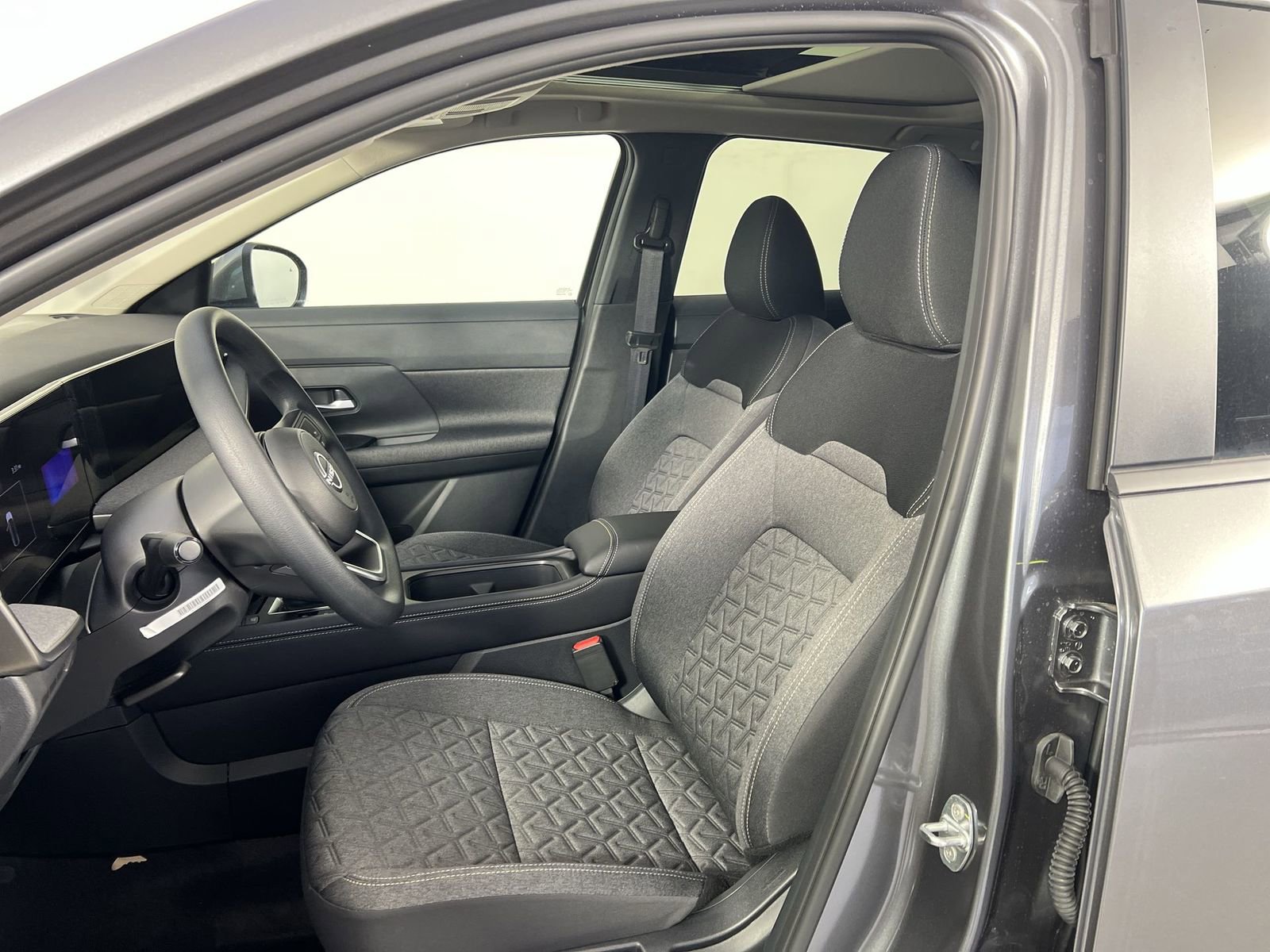 New 2025 Nissan Kicks SV w/ SV Premium Package image 19