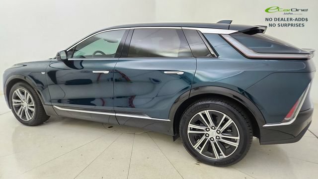 Used 2025 Cadillac Lyriq Luxury w/ LPO, Floor Liner Package RWD image 4
