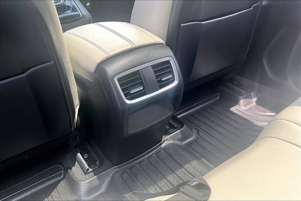 Used 2025 Acura RDX SH-AWD image 28