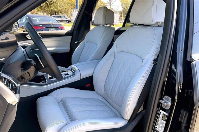 Used 2025 BMW X5 xDrive40i w/ Climate Comfort Package image 18