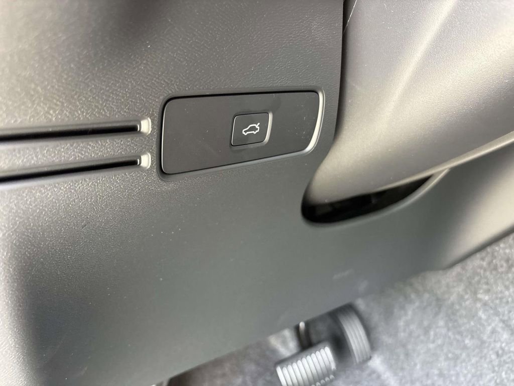 New 2026 Volvo XC40 B5 Plus w/ Protection Package Premier image 14