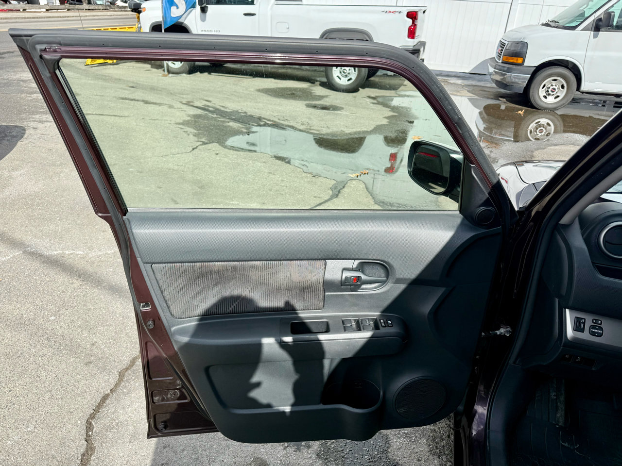 Used 2015 Scion xB 5-Door Wagon 4-Spd AT image 14