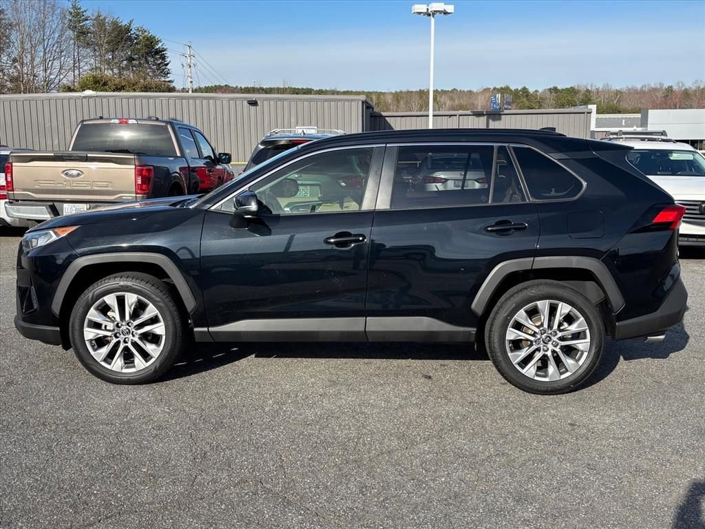 Used 2019 Toyota RAV4 XLE Premium image 23