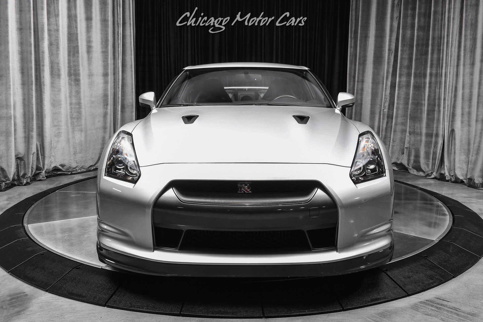 Used 2009 Nissan GT-R Premium AWD/4WD image 7