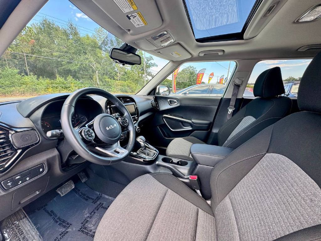 Used 2022 Kia Soul EX image 9