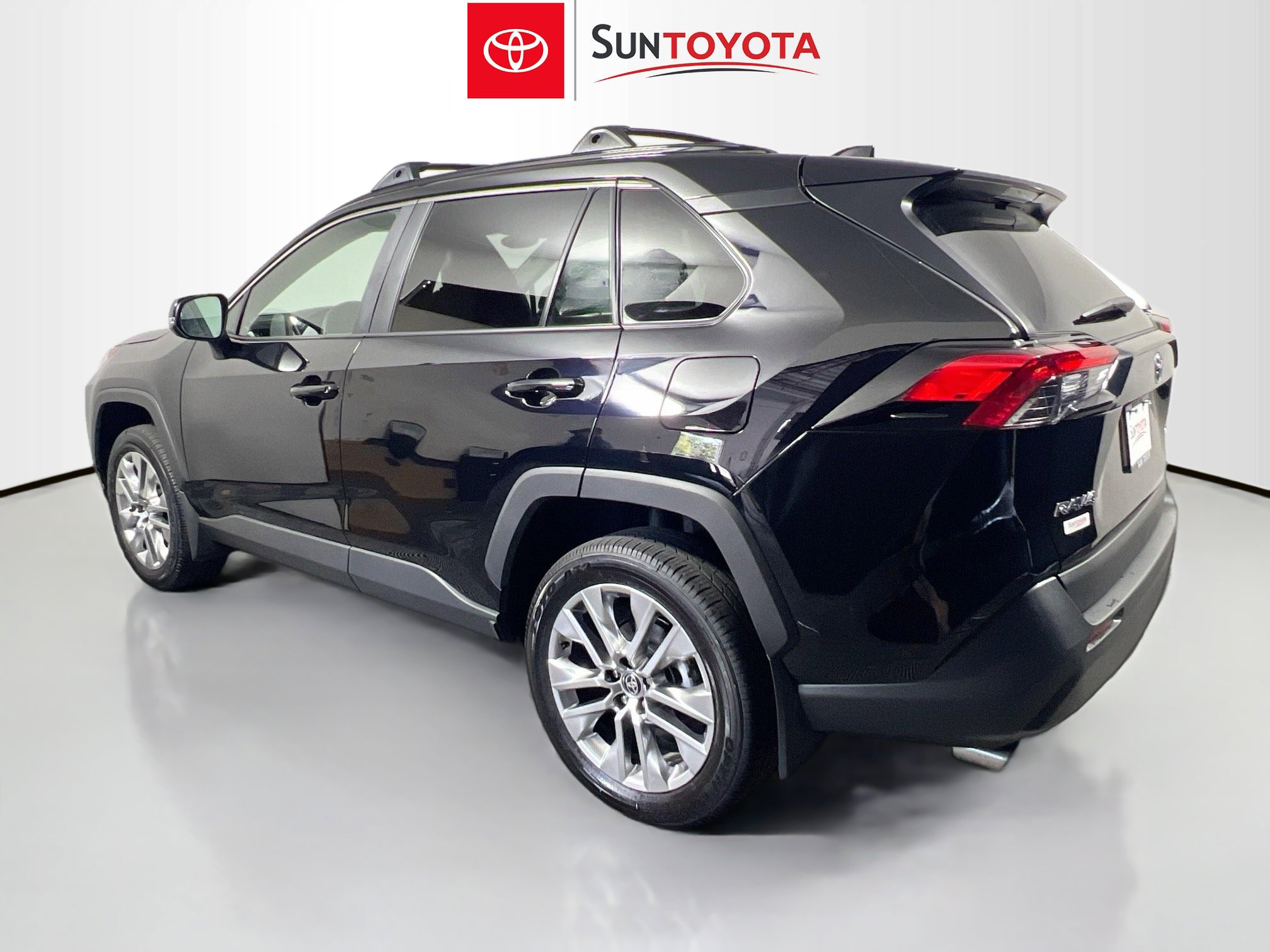 Used 2025 Toyota RAV4 XLE Premium image 6