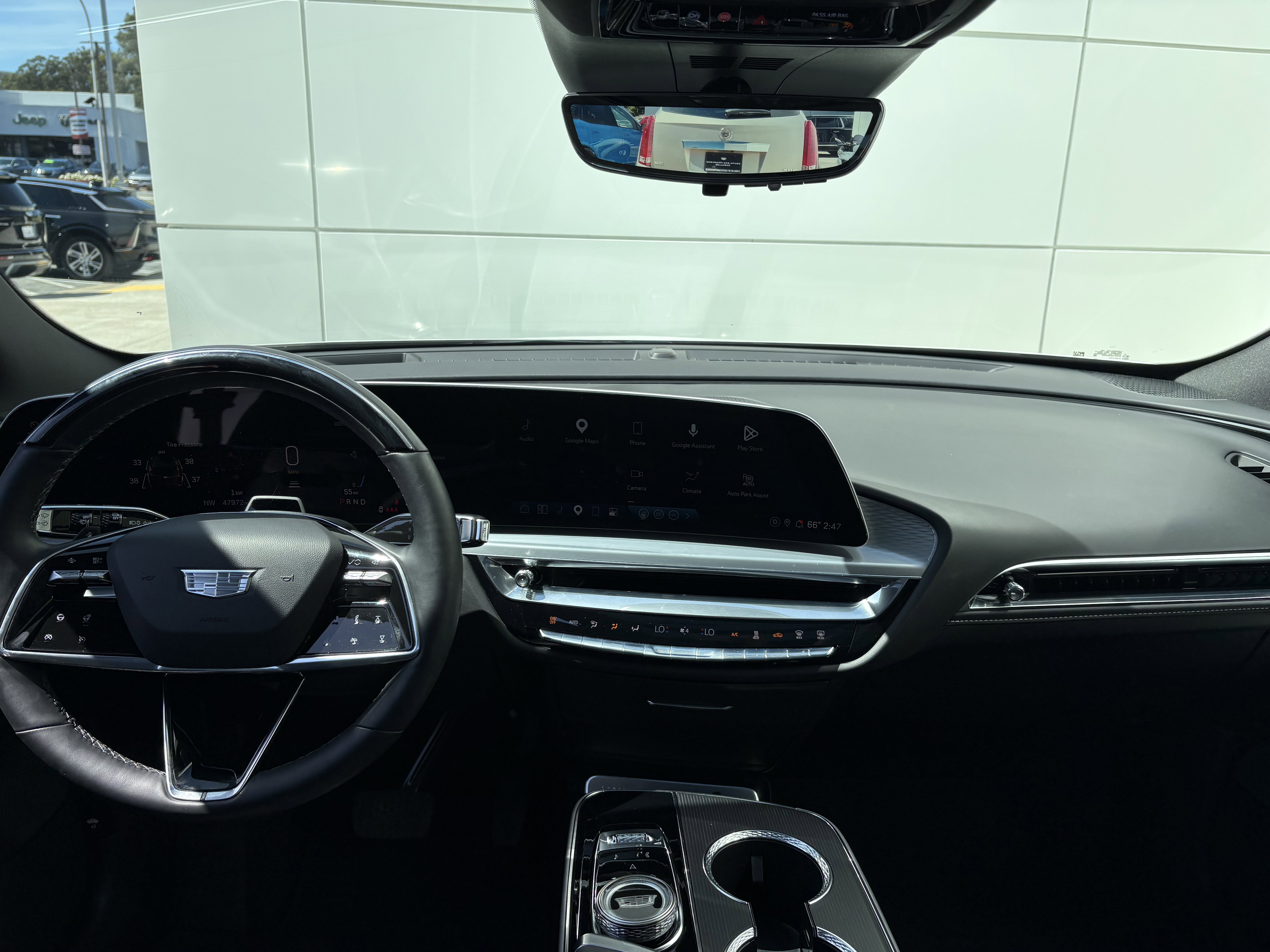 Certified 2024 Cadillac Lyriq Luxury AWD/4WD image 21