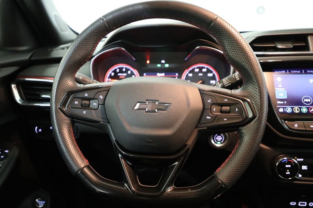 Used 2021 Chevrolet TrailBlazer RS w/ Sun and Liftgate Package image 3